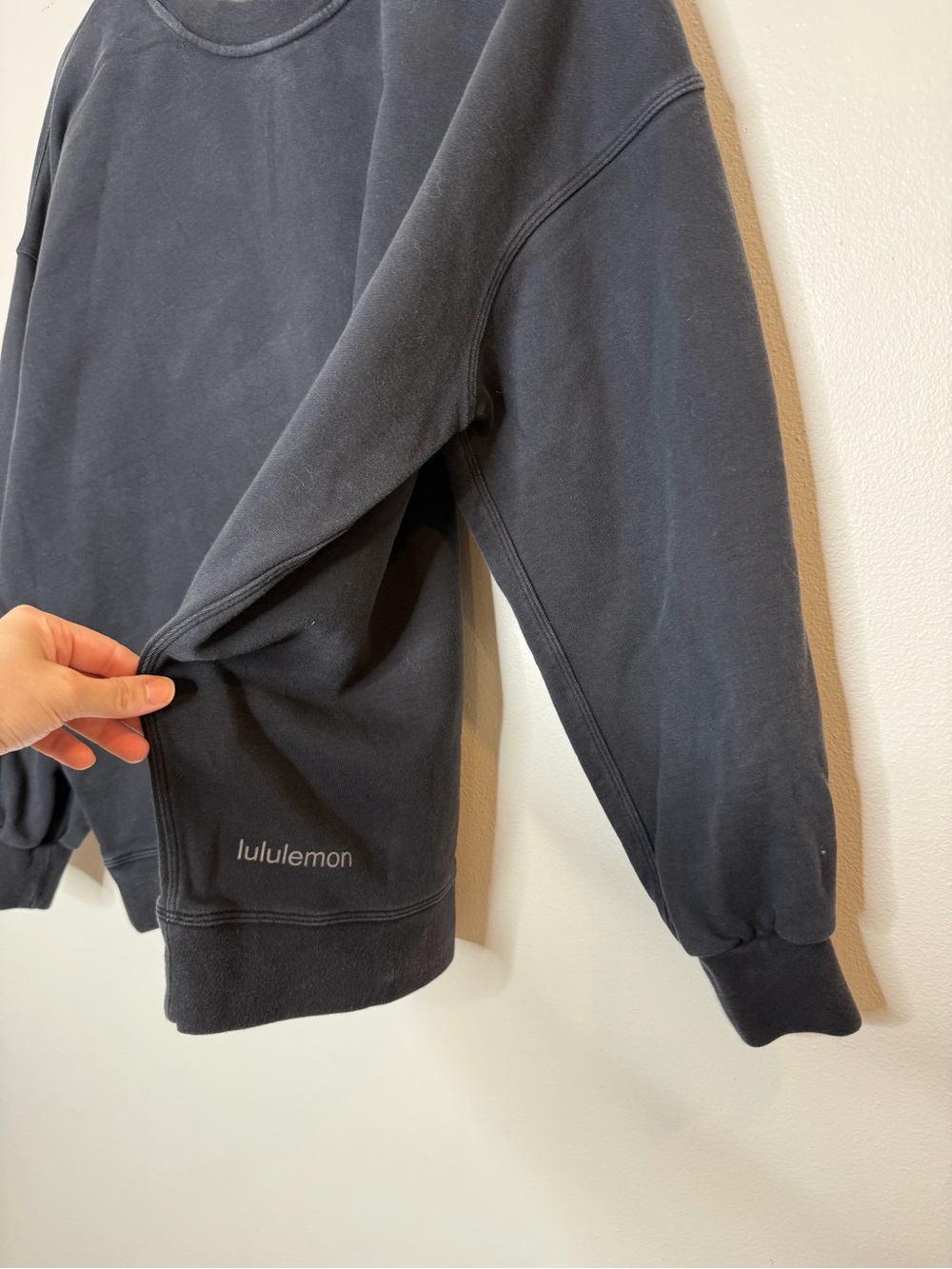 Lululemon Perfectly Oversized Crewneck in black - Picture 7 of 8